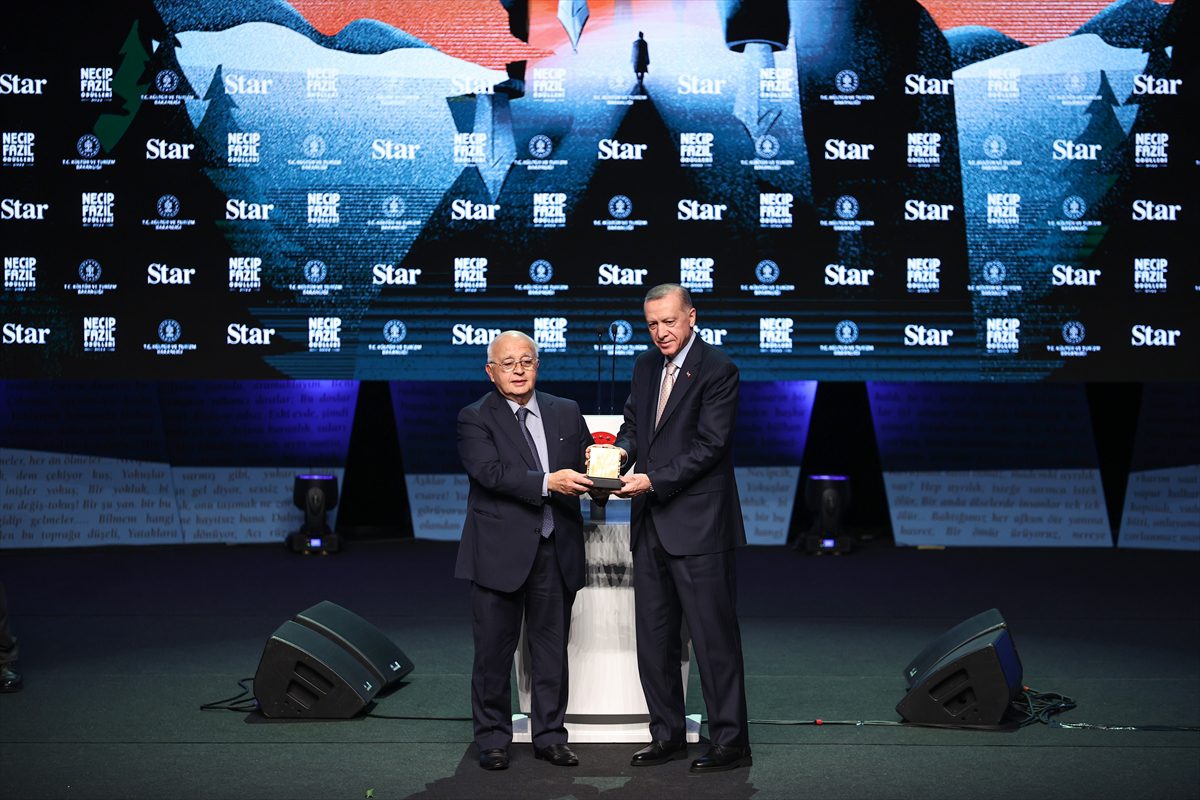 Cumhurbaşkanı Erdoğan, Necip Fazıl Ödülleri programında konuştu: (3)