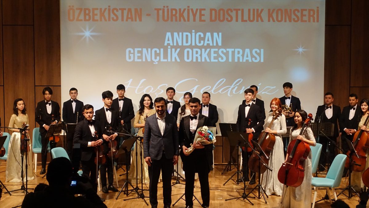Özbekistan Andican Gençlik Orkestrası Bağcılar'da konser verdi