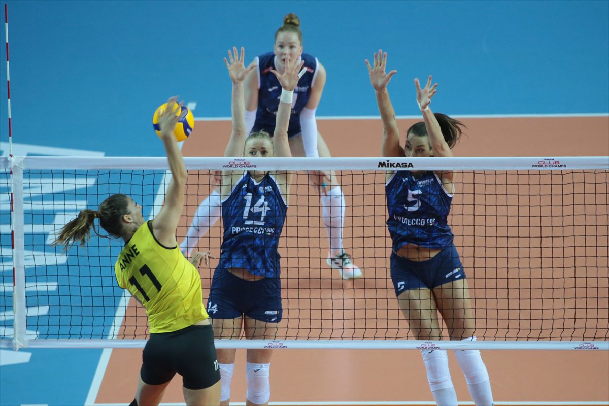 Voleybol: FIVB Kadınlar Kulüpler Dünya Şampiyonası