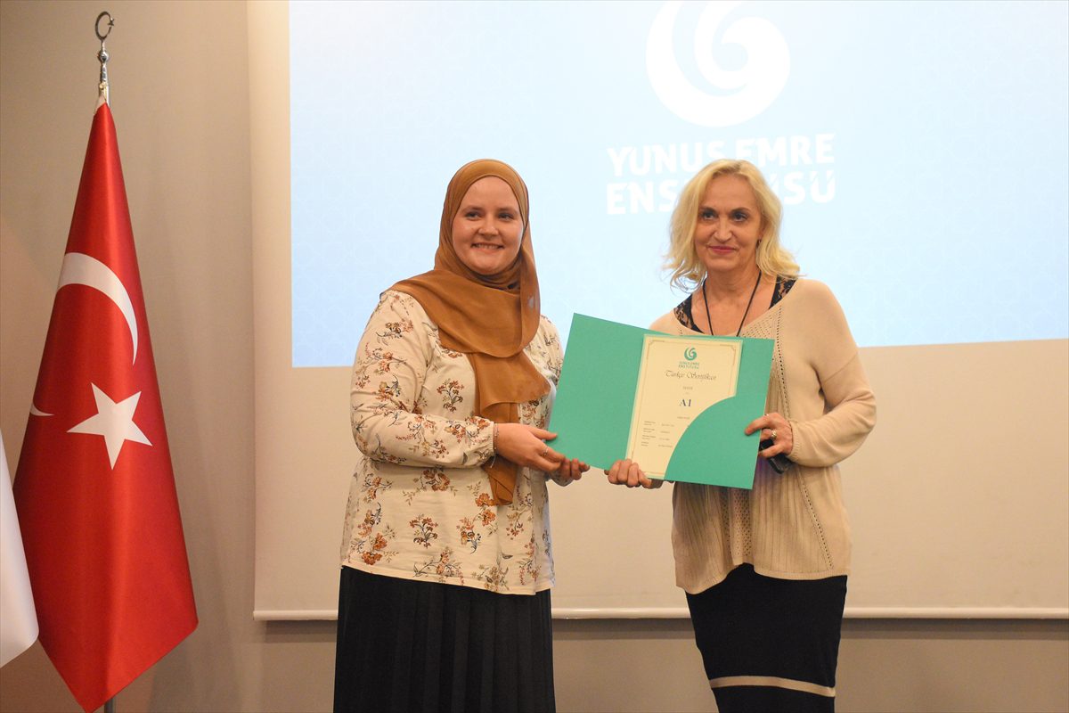 Saraybosna'da, YEE'de Türkçe öğrenenlere sertifikaları verildi