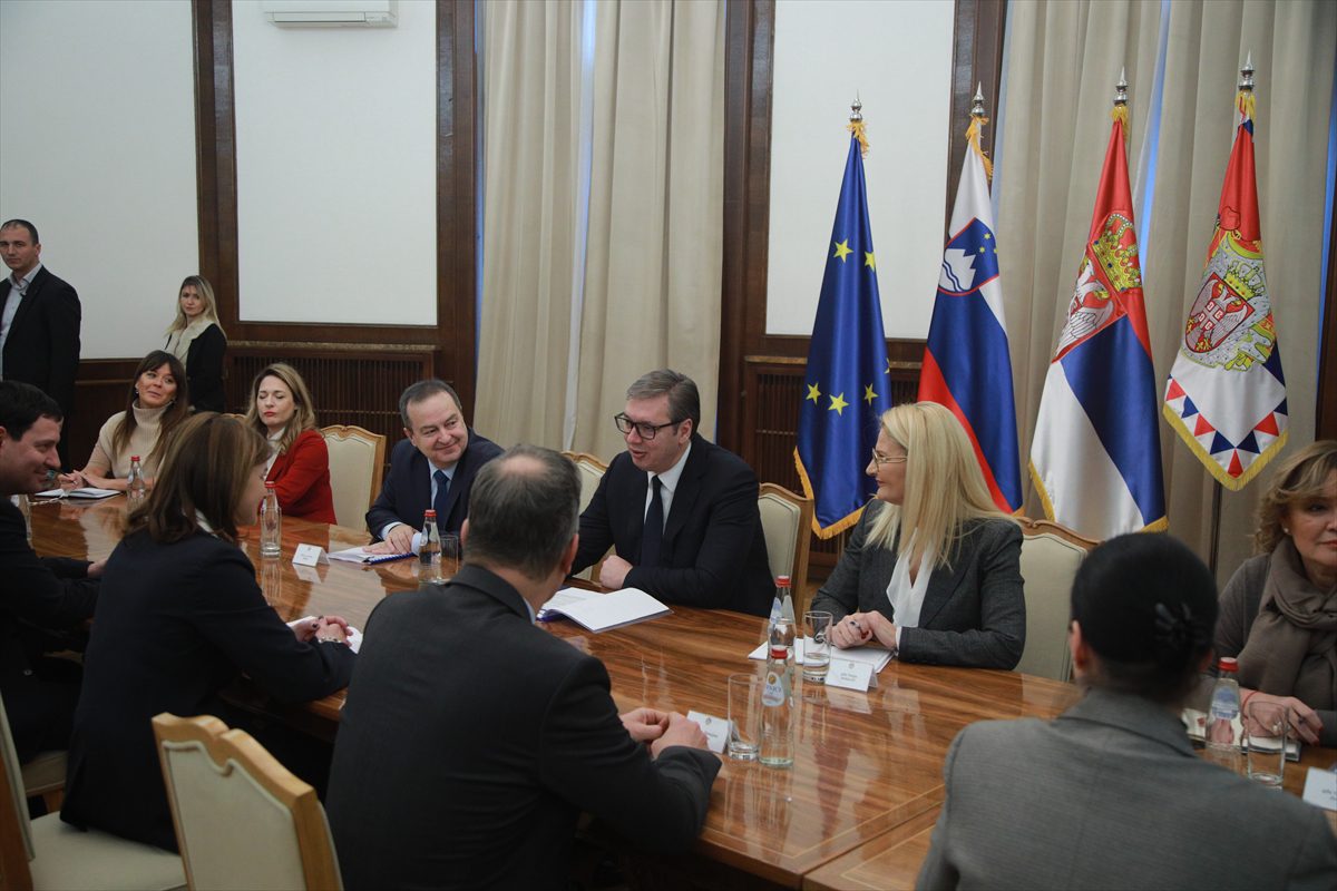 Sırp lider Vucic: “NATO'dan Kosova'daki Sırpları korumasını rica ediyorum”