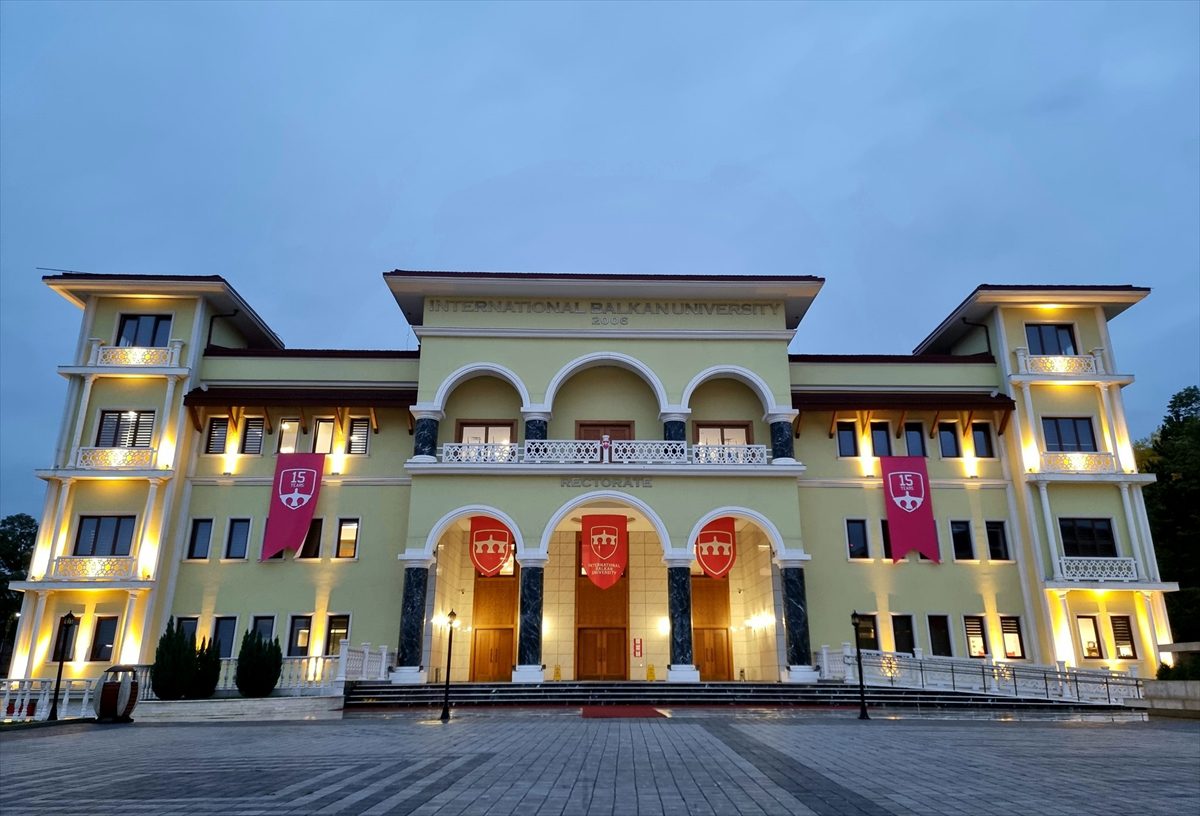 Uluslararası Balkan Üniversitesi, “Webometrics Üniversite” sıralamasında başarı sırasını artırdı