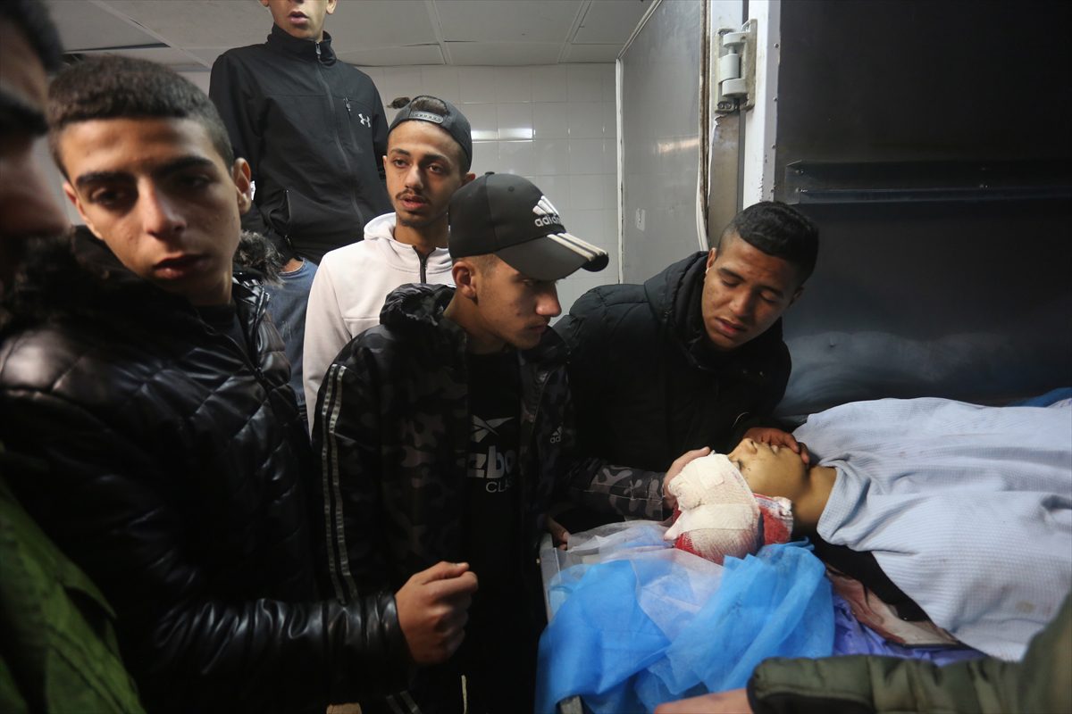 İsrail askerleri Batı Şeria'da Filistinli bir çocuğu öldürdü