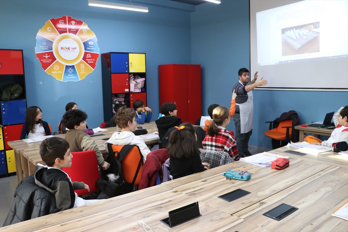 Karabük’te gençler, DENEYAP Teknoloji Atölyeleri ile geleceğe hazırlanıyor