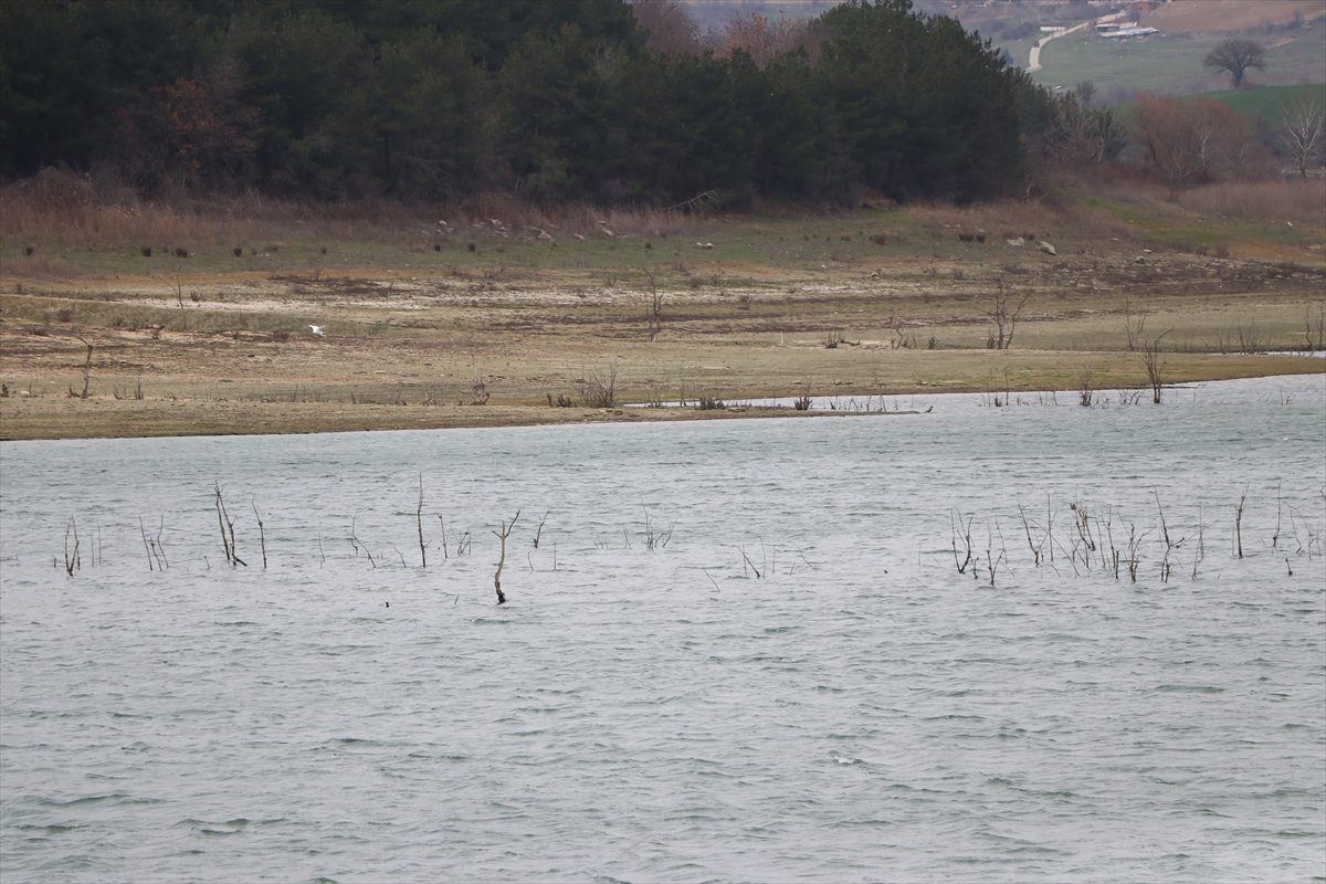 Kuraklık ve yağış azlığının etkisiyle Yazır Barajı'nın su seviyesi düştü