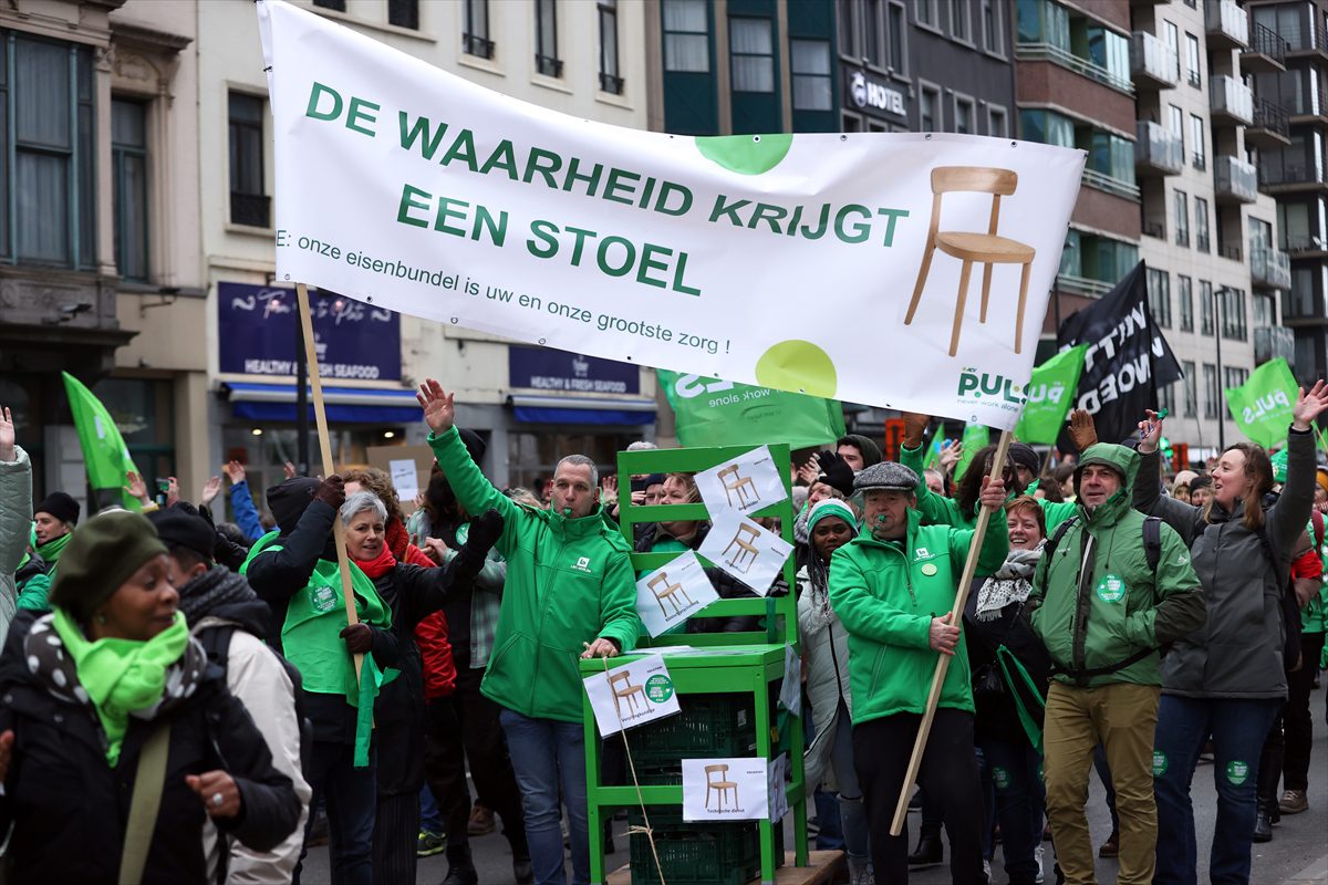 Belçika’da sağlık çalışanları elverişsiz çalışma koşullarını protesto etti