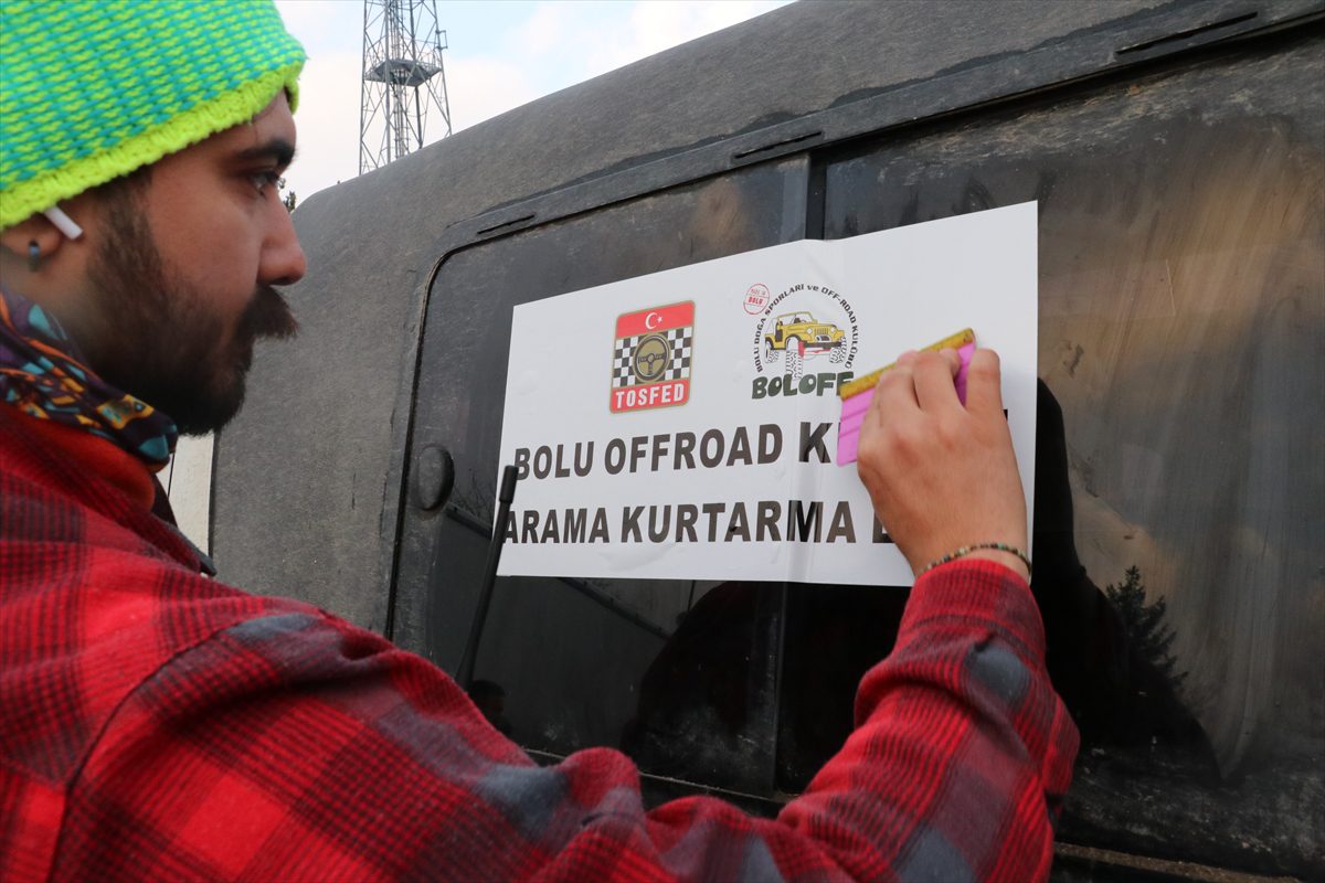 Bolu’daki off-road tutkunları, 30 arazi aracıyla deprem bölgesine hareket etti