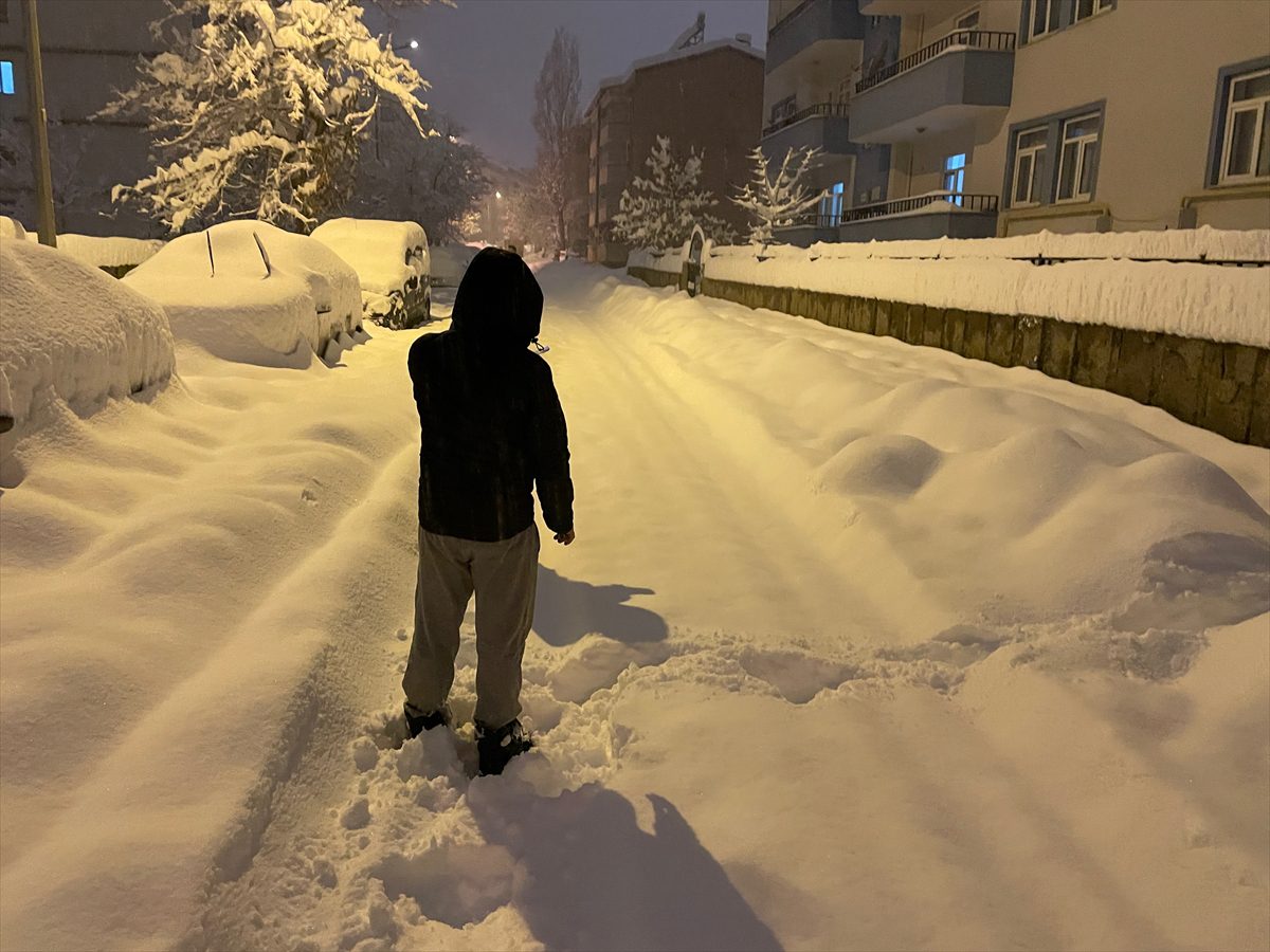 Kahramanmaraş'ta 7,4 büyüklüğünde deprem meydana geldi