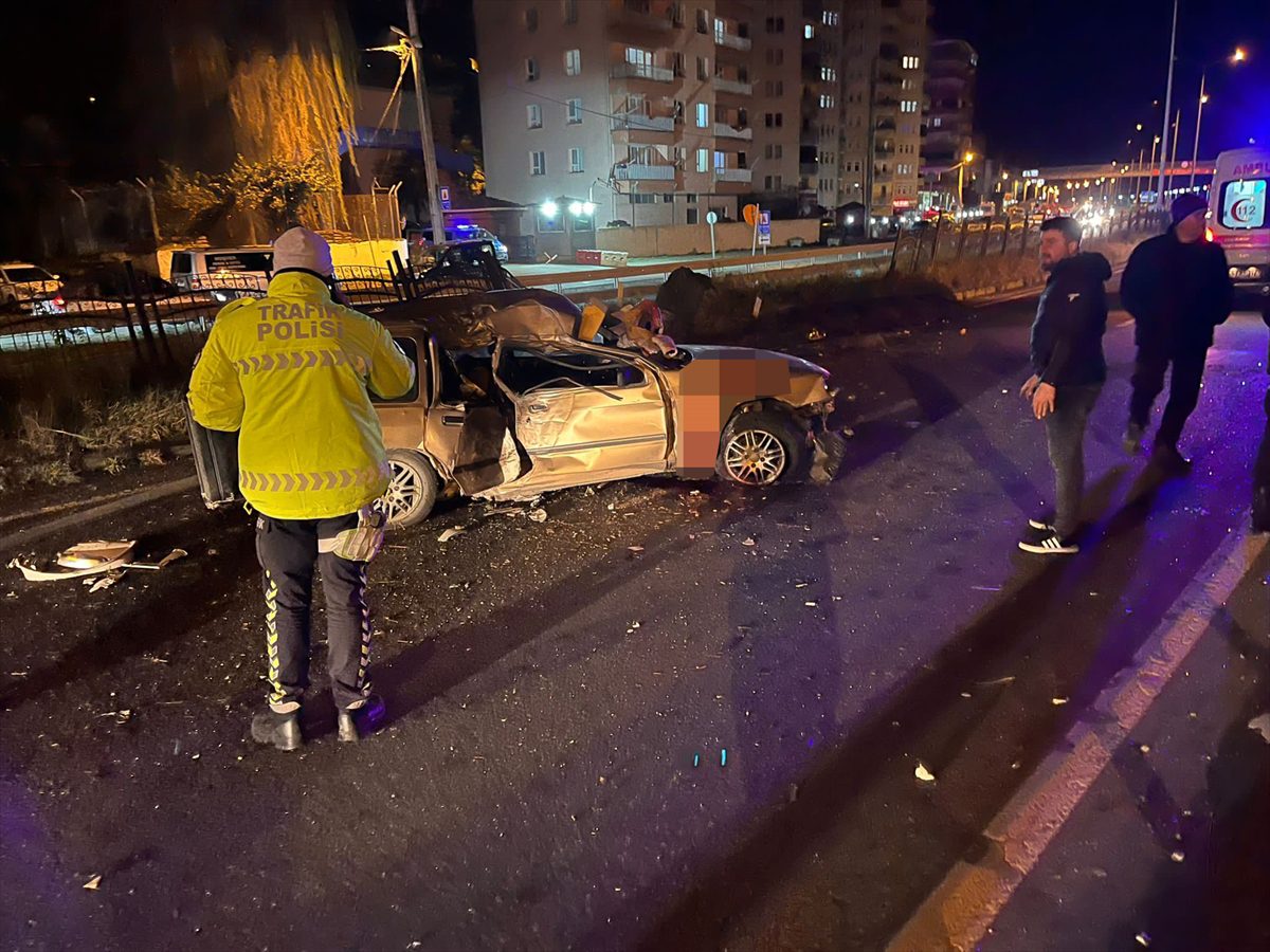 Rize'deki trafik kazasında 1 kişi öldü, 1 kişi ağır yaralandı