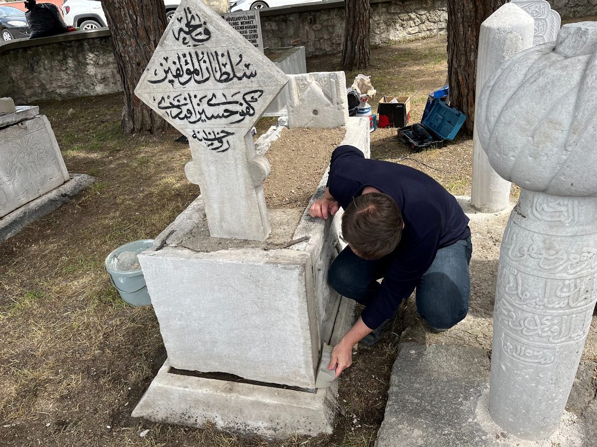 Edirne’deki Osmanlı dönemi mezarlıkları ve hazireleri aslına uygun onarılıyor