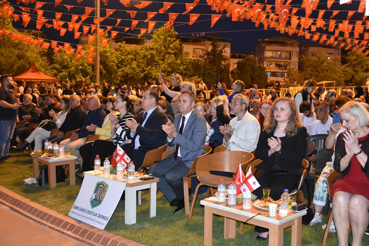 Gürcistan’ın Ankara Büyükelçisi Giorgi Janjgava, İzmir’deki Gürcü Dostluk Gecesi’ne katıldı