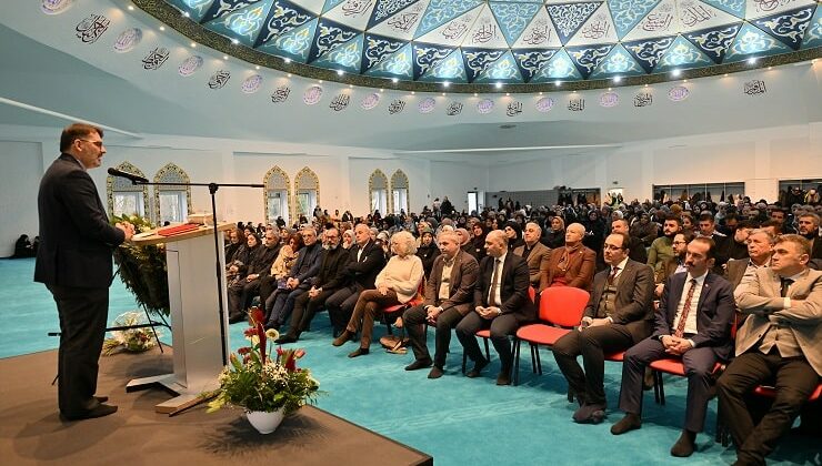 Essen DİTİB Merkez Camii dualarla ibadete açıldı