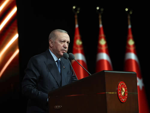 Cumhurbaşkanı Erdoğan;’Filistin’deki insanlık suçlarının hesabının hukuk önünde sorulması için her türlü çabayı gösteriyoruz’