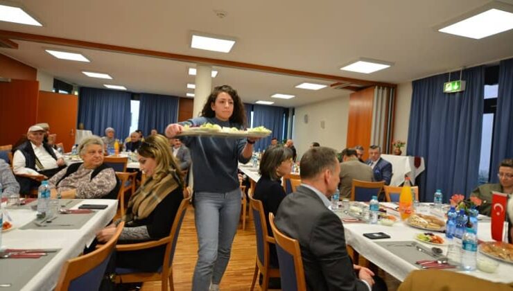 Frankfurt’ta Camiler Birliği Geleneksel İftarında Uluslar ve Dinler Arası Dayanışma